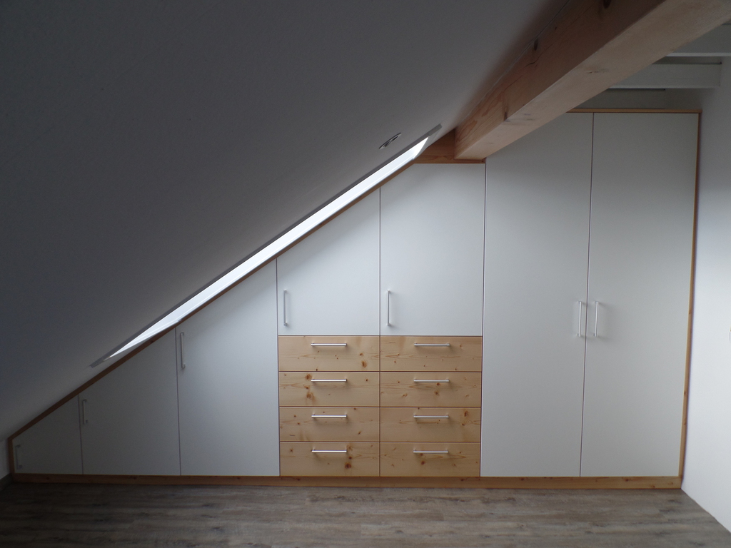Dachschrägen Schrank Referenz 1